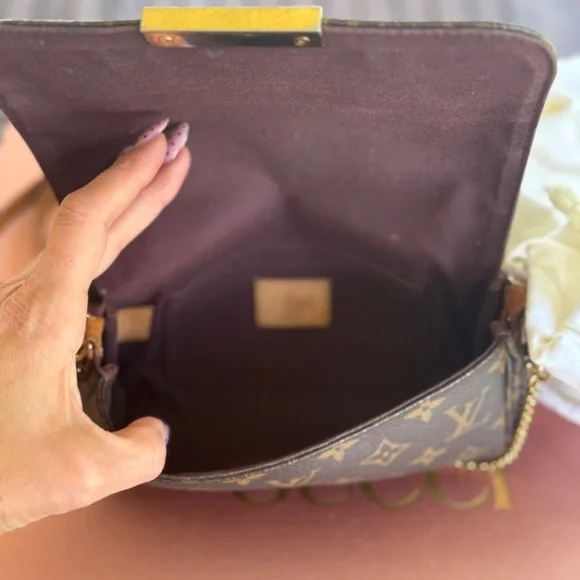 LV Monogram Favorite MM - Picture 2 of 3